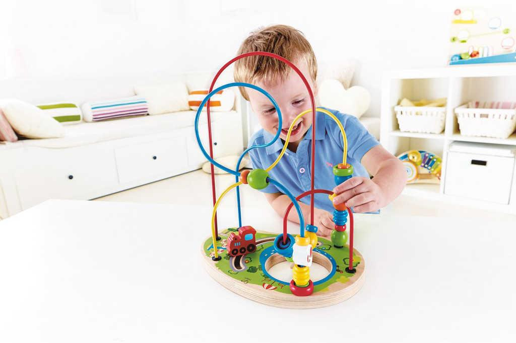 ds69198972_hape_drevo_baby_bludiste_motoricky_labyrint_s_vlackem_drevene_hracky_1