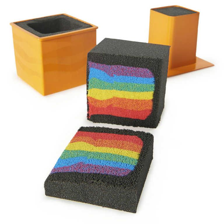 ds78294381_spin_master_kinetic_sand_dilna_kreativni_set_magicky_pisek_900g_s_nastroji_1