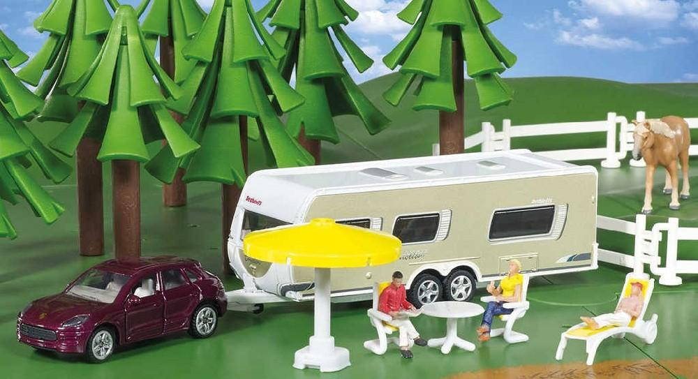 ds90148402_siku_auto_porsche_cayenne_obytny_prives_s_doplnky_model_1_55_kov_2542_1