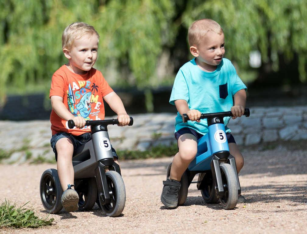 ds90956300_odrazedlo_funny_wheels_rider_sport_2v1_detske_odstrkovadlo_modre_plast_1