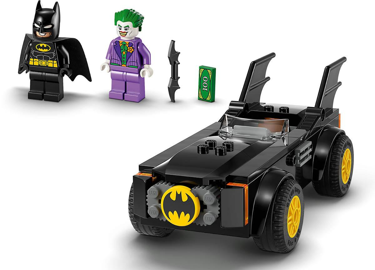 ds15571628_lego_marvel_pronasledovani_v_batmobilu_batman_vs_joker_76264_stavebnice_5