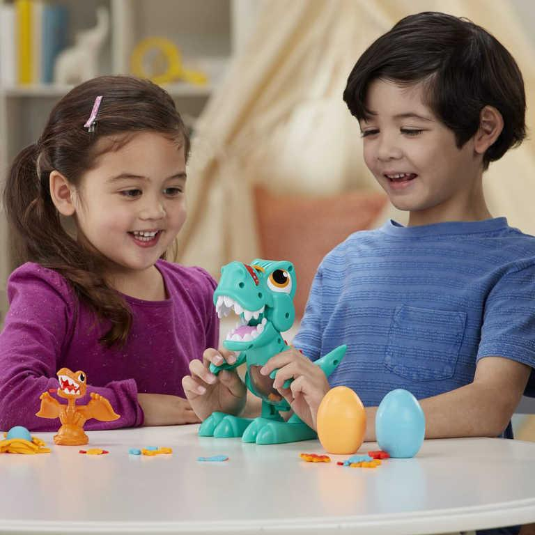 ds18231007_hasbro_play_doh_hladovy_tyranosaurus_2_figurky_na_baterie_s_modelinou_zvuk_3