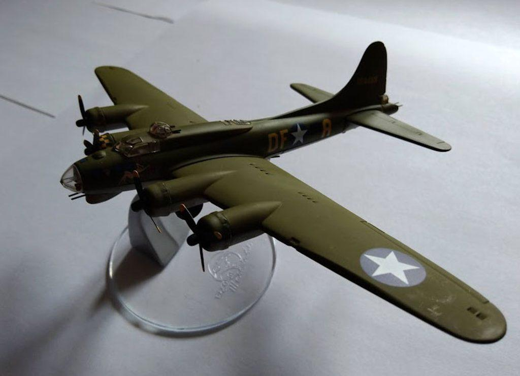 ds29113282_kovovy_model_wb99612_2006_metal_cast_corgy_boeing_b17g_flying_fortress_sally_b_1_144_4