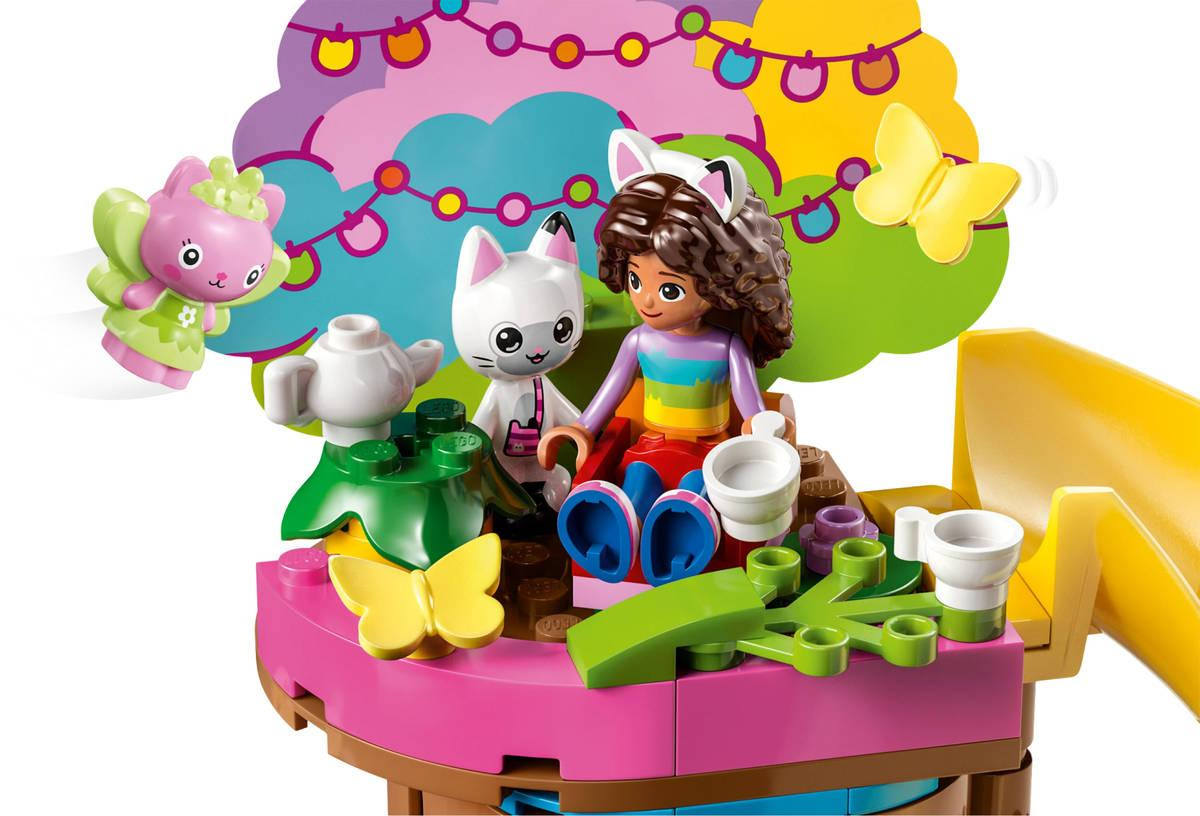 ds40351786_lego_gabbys_dollhouse_zahradni_party_vily_kocicky_10787_stavebnice_2