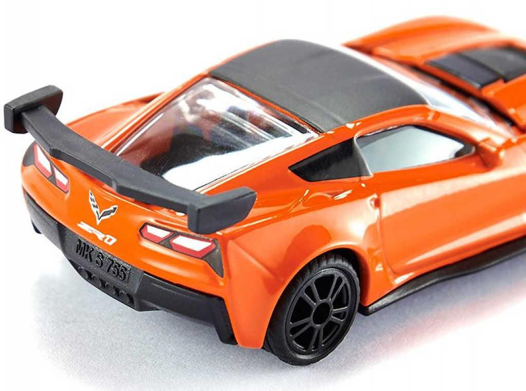 ds42745574_siku_auto_oranzove_sportovni_chevrolet_corvette_zr1_kovovy_model_blister_1534_1