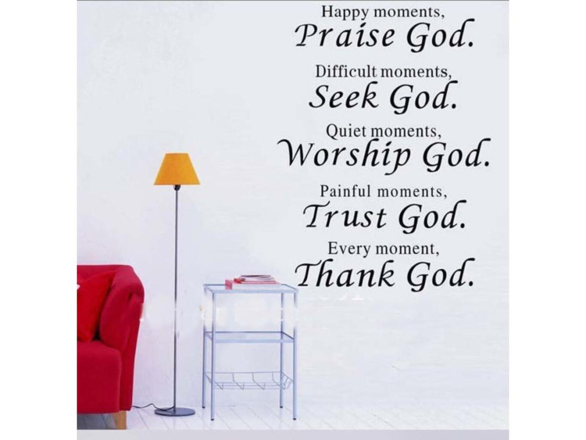 ds48544645_dekorativni_nalepka_na_zed_praise_god_1