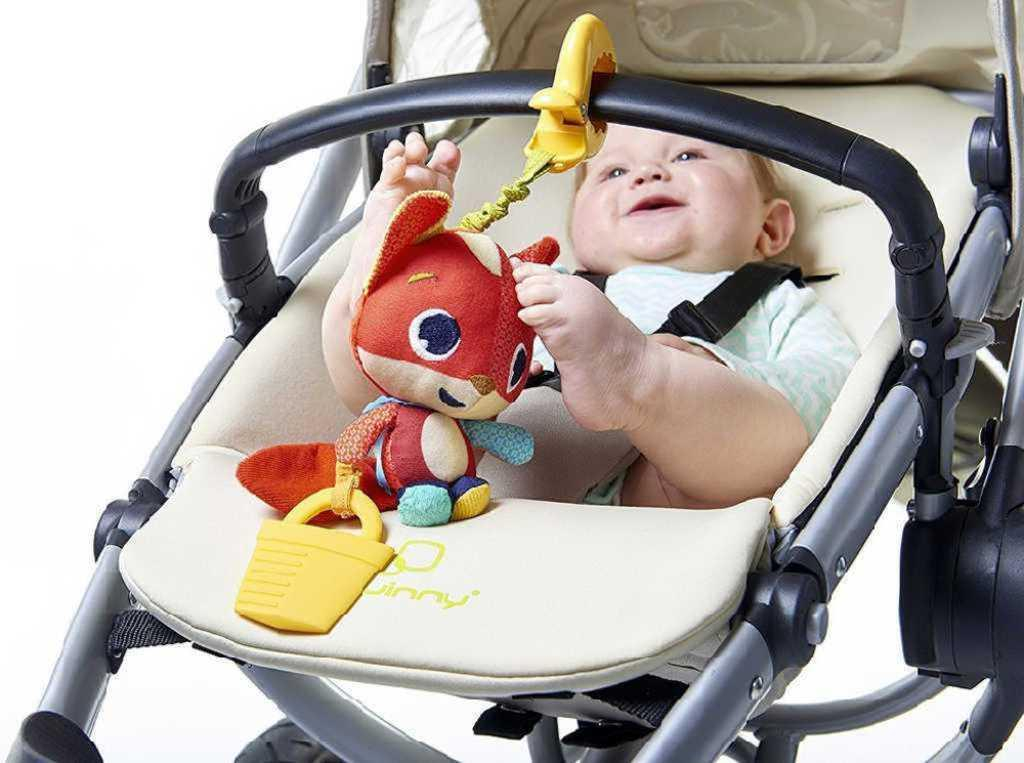TINY LOVE Baby lišák Christopher textilní závěsný vibrující s kousátkem pro miminko