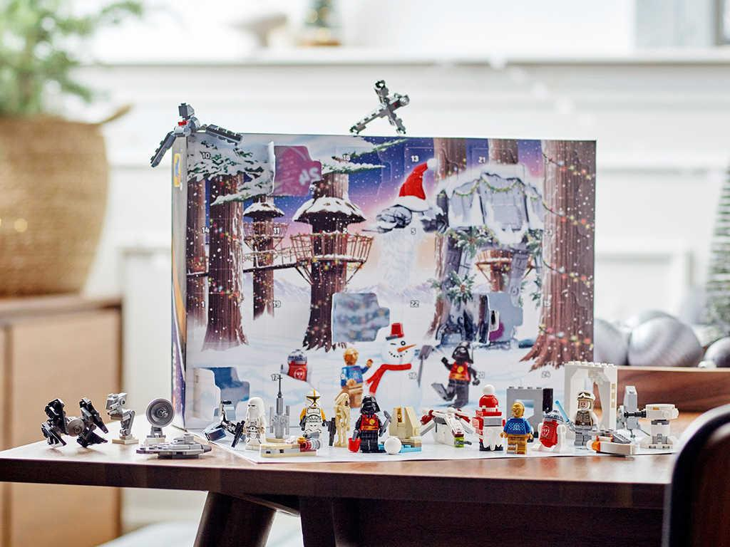 ds52366103_lego_star_wars_adventni_kalendar_rozkladaci_s_herni_plochou_75340_1