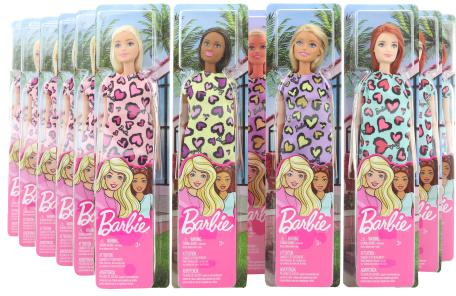 Barbie v šatech T7439 v2