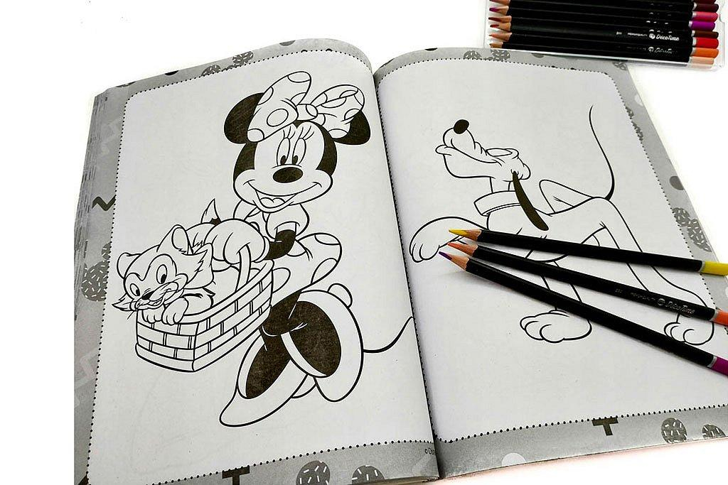 Velká kniha omalovánek se samolepkami Disney -  Minnie Mouse