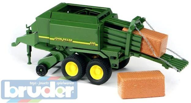 BRUDER 02017 (2017) Balíkovač slámy JOHN DEERE