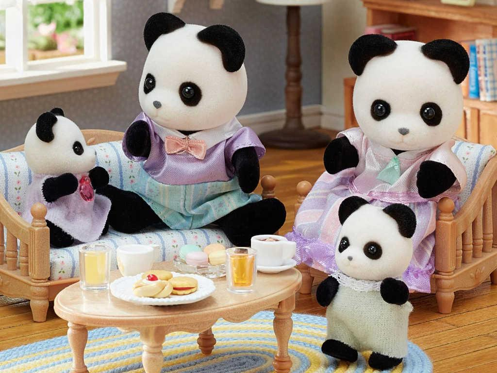 ds73481388_sylvanian_families_rodina_pandy_set_4_figurky_pandi_rodinka_v_krabici_1