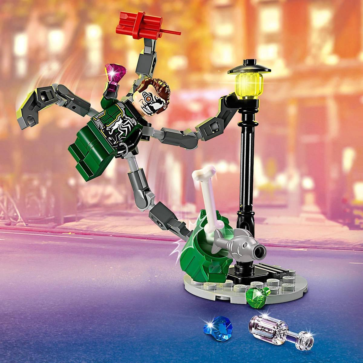 ds75580524_lego_marvel_honicka_na_motorce_spiderman_vs_doc_ock_76275_stavebnice_6