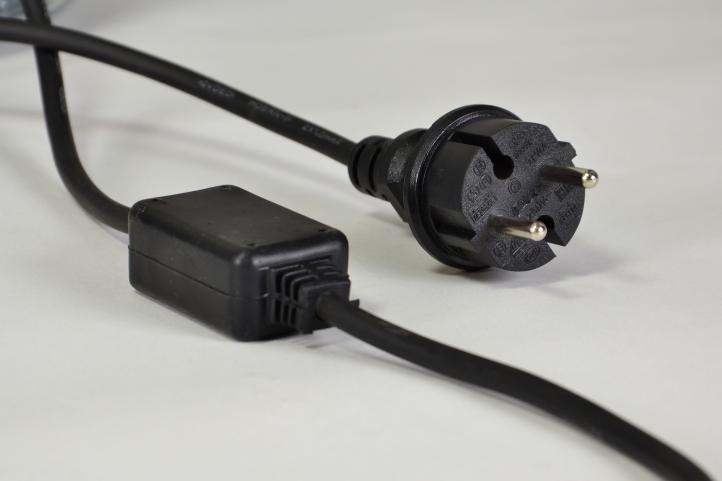 ds78263003_svetelny_kabel_1800_minizarovek_50_m_teple_bily_1
