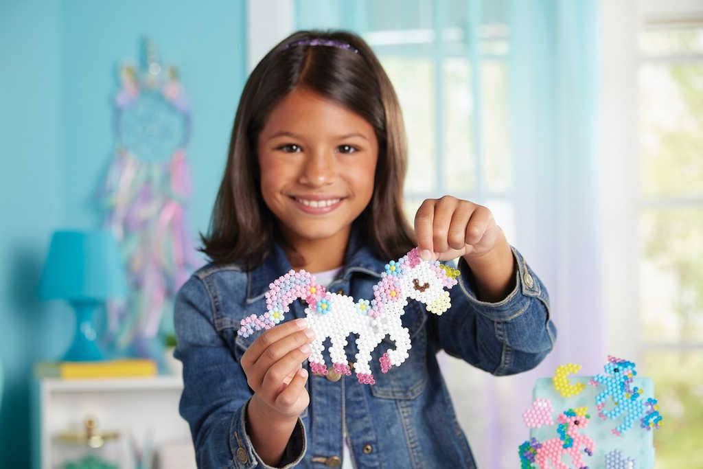 ds79446056_aquabeads_jednorozci_set_koralky_1500ks_s_doplnky_spojovani_vodou_3