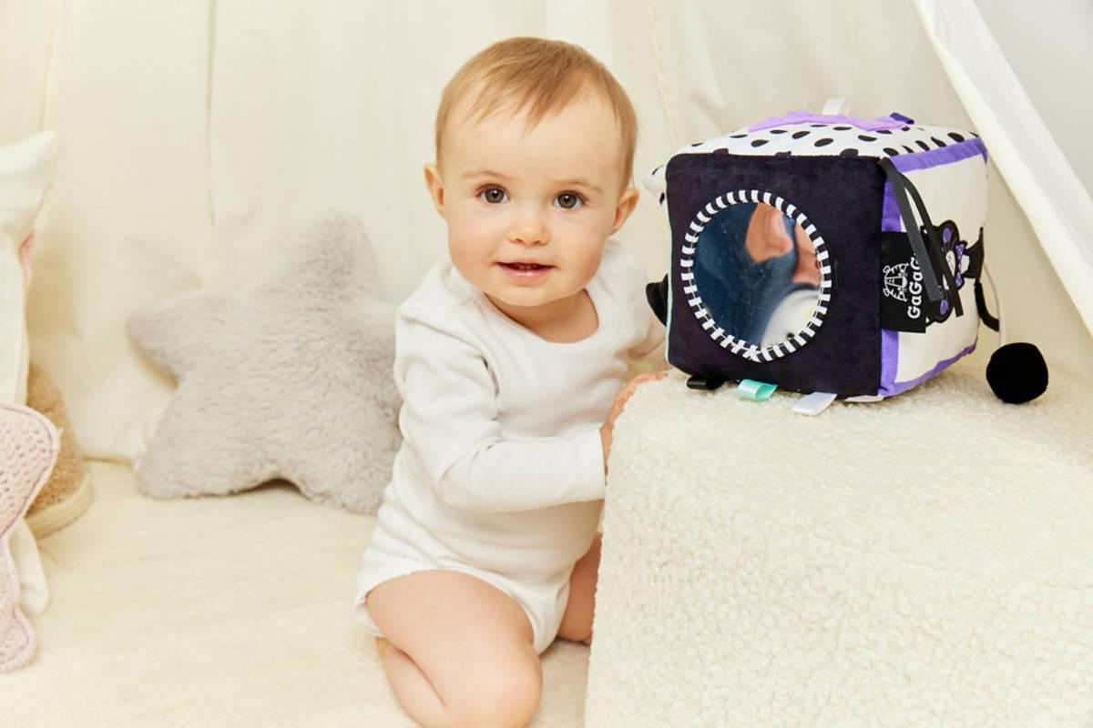GaGaGu Baby kostka smyslová maxi 15cm s aktivitami kontrastní pro miminko PLYŠ