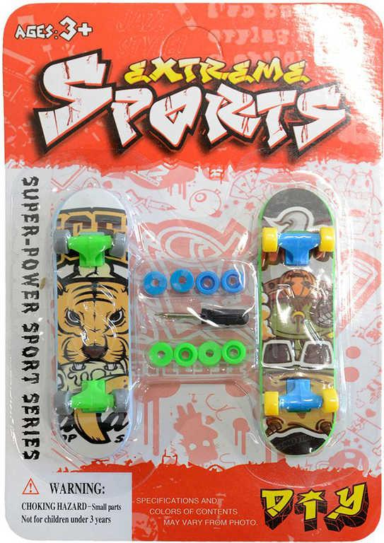 ds96315017_skateboard_prstovy_9cm_sroubovaci_set_2ks_s_kolecky_a_nastrojem_3_druhy_1